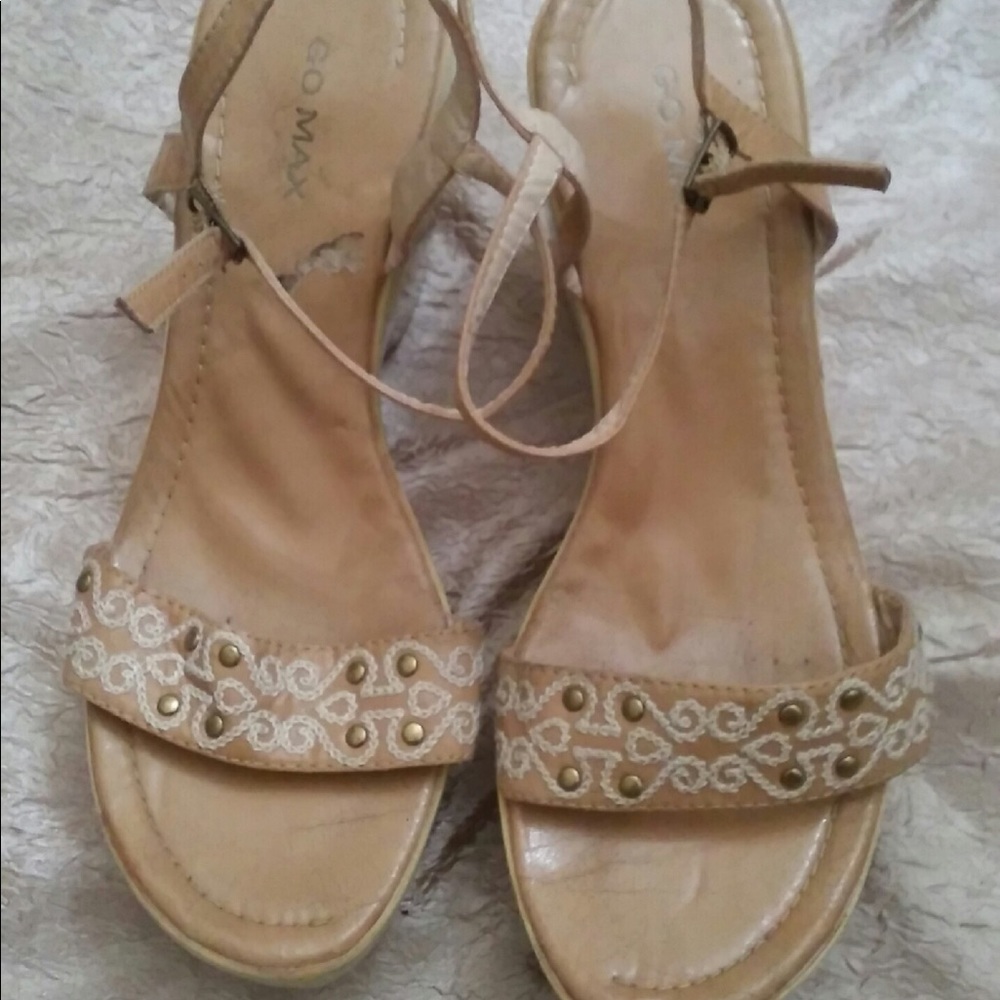 Very cute unique wedges